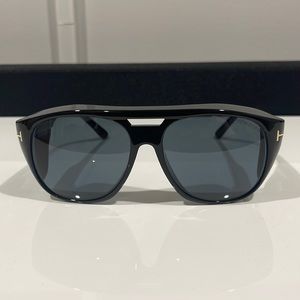 Like new sunglasses Tom Ford Fender 799 01A 59 16, 145 3